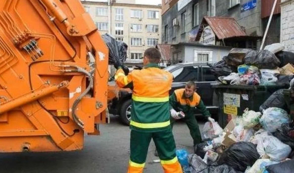 Срочный вывоз мусора в Советской Гавани от ПроМусор — заказ день в день от 2961 руб., грузчики, цена