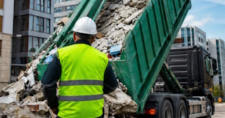 Вывоз строительного мусора в Советской Гавани: услуги лицензированной компании — ПроМусор